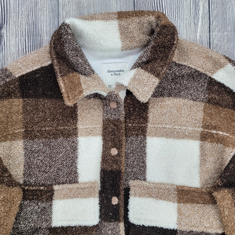 Abercrombie & Fitch Women's Plaid Cropped Teddy Snap Button Jacket Shacket - Picture 3 of 13